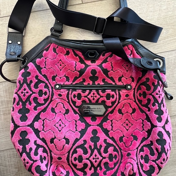 Petunia Pickle Bottom Cake Collection Pink & Black Shoulder Bag - Picture 1 of 10